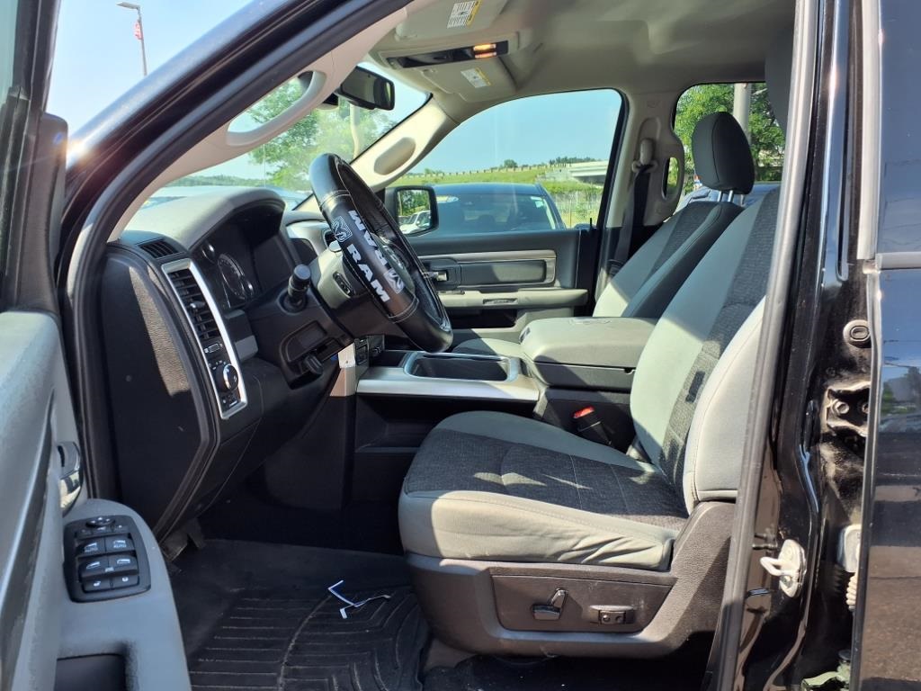 2019 Ram 1500 Classic Warlock photo 13