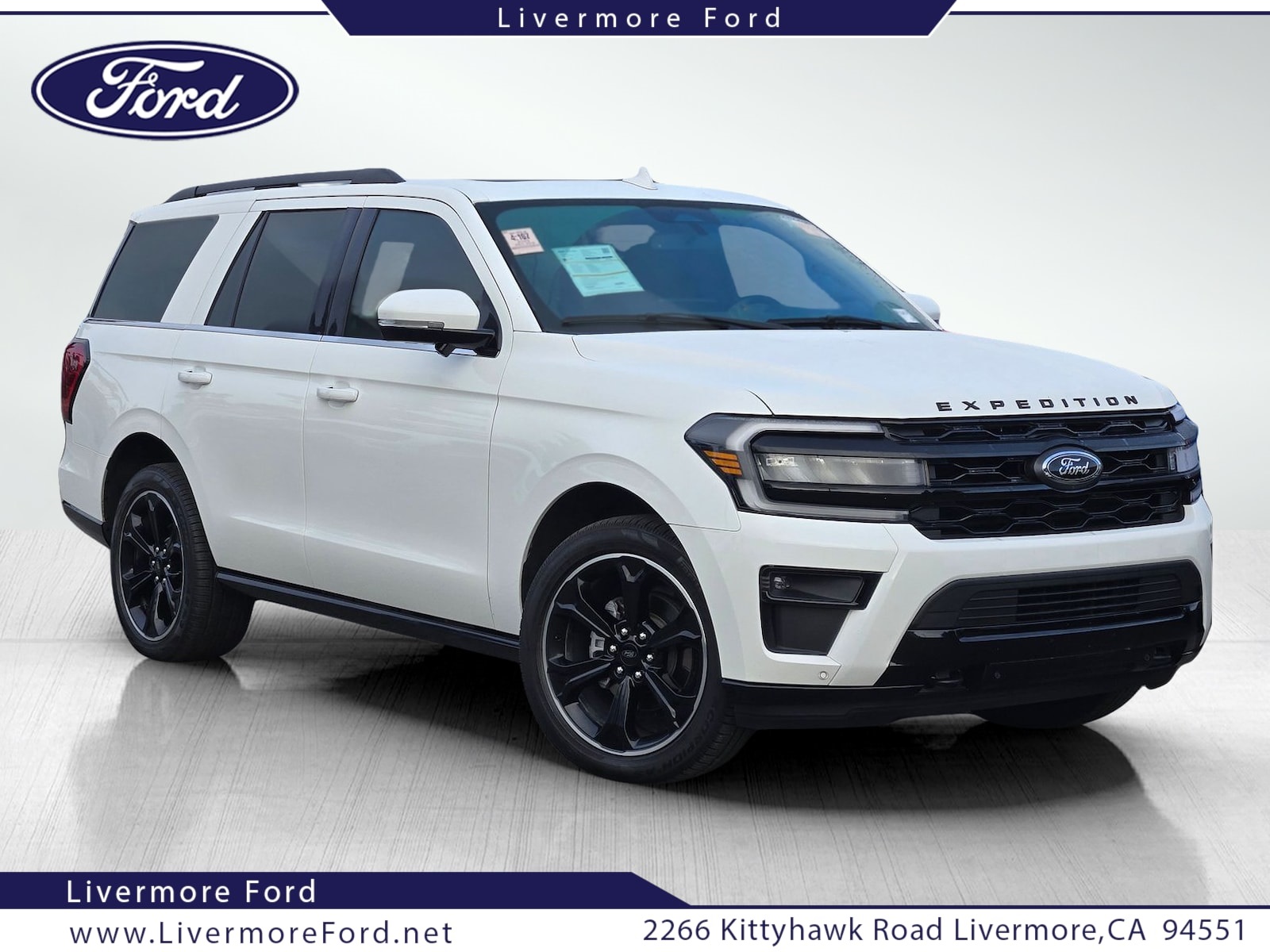 2023 Ford Expedition Limited's photo