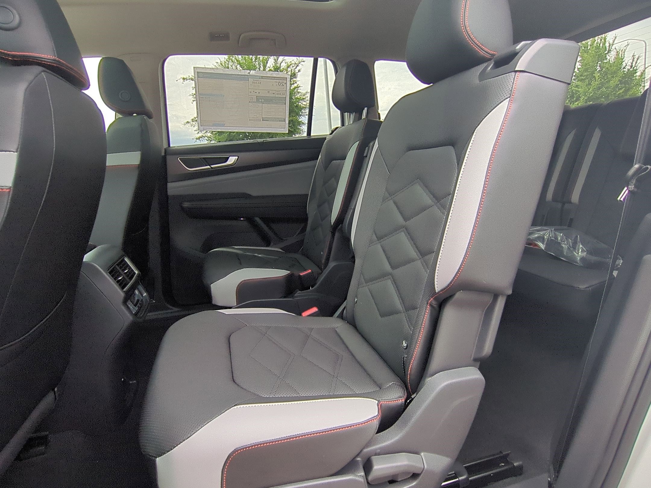 2025 Volkswagen Atlas Peak Edition SE photo 12