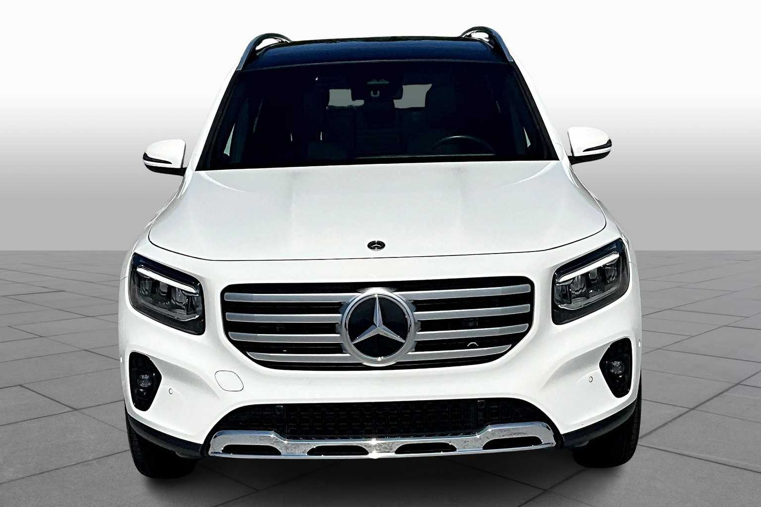 2025 Mercedes Benz GLB 250 photo 3