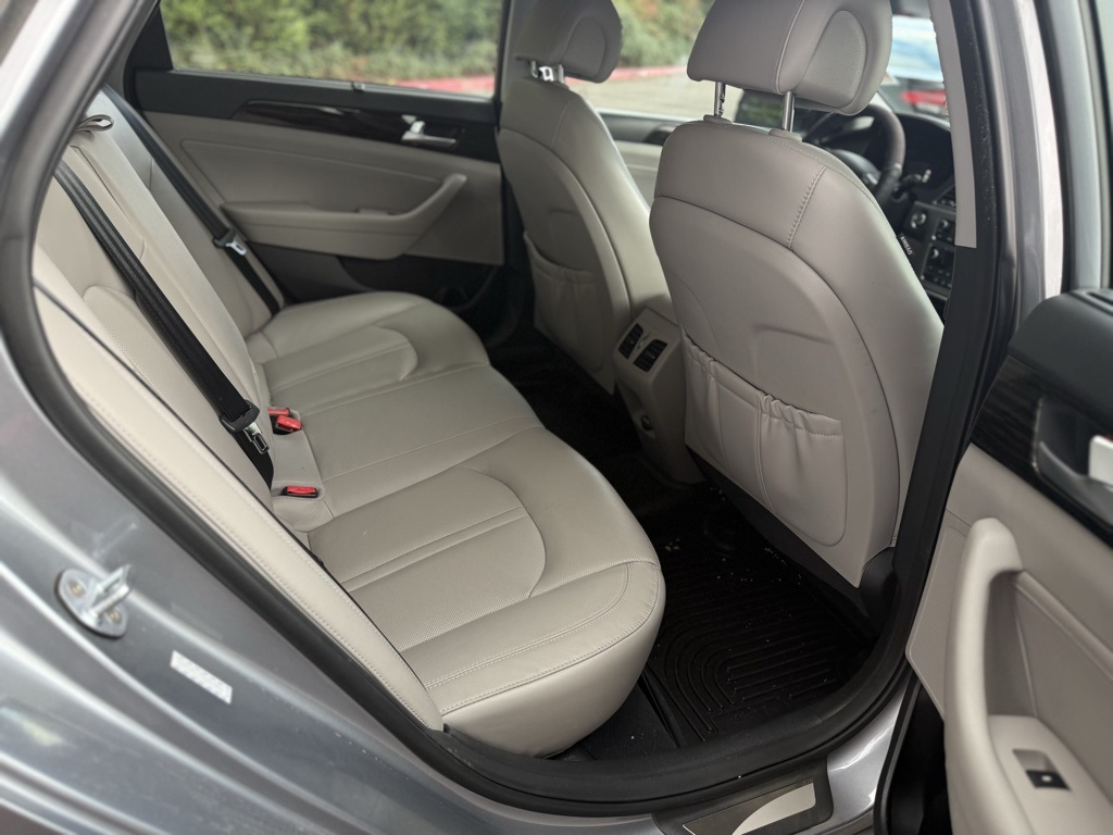 2017 Hyundai Sonata Hybrid Limited photo 13