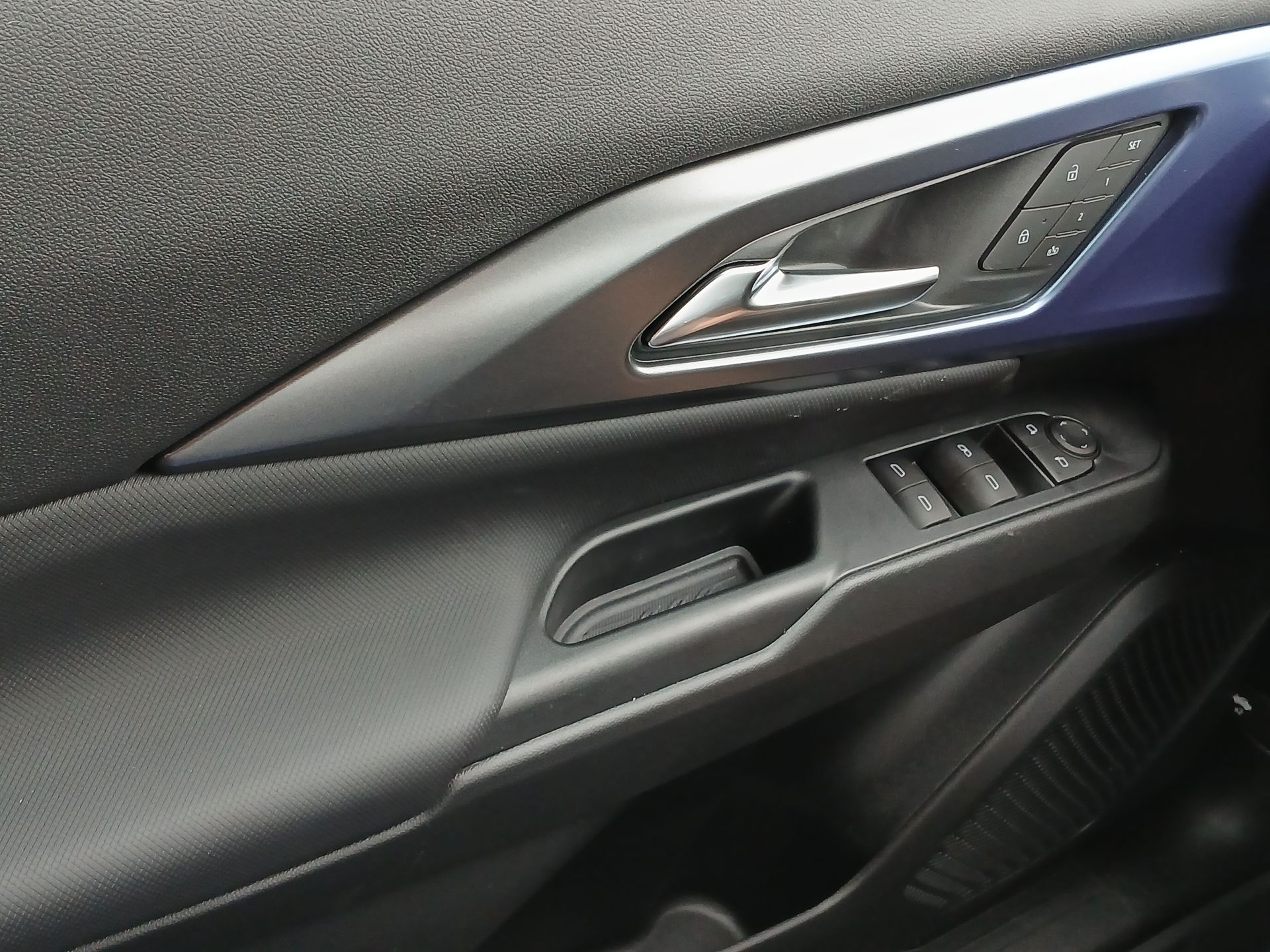 2025 Chevrolet Equinox EV 1LT photo 22