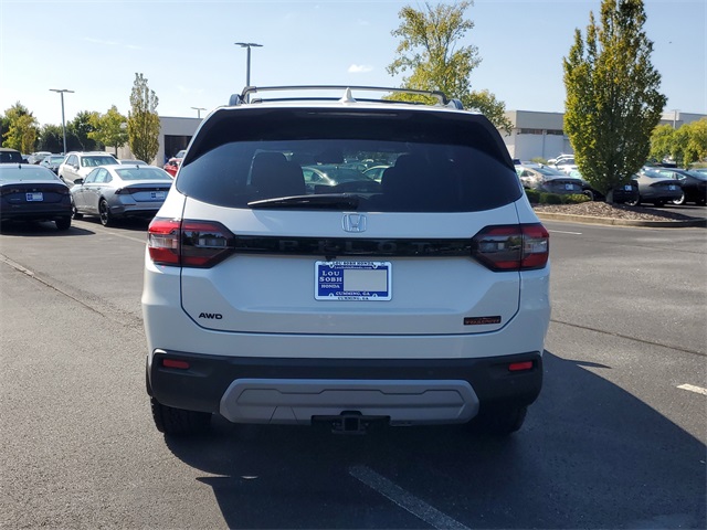 2025 Honda Pilot TrailSport photo 3