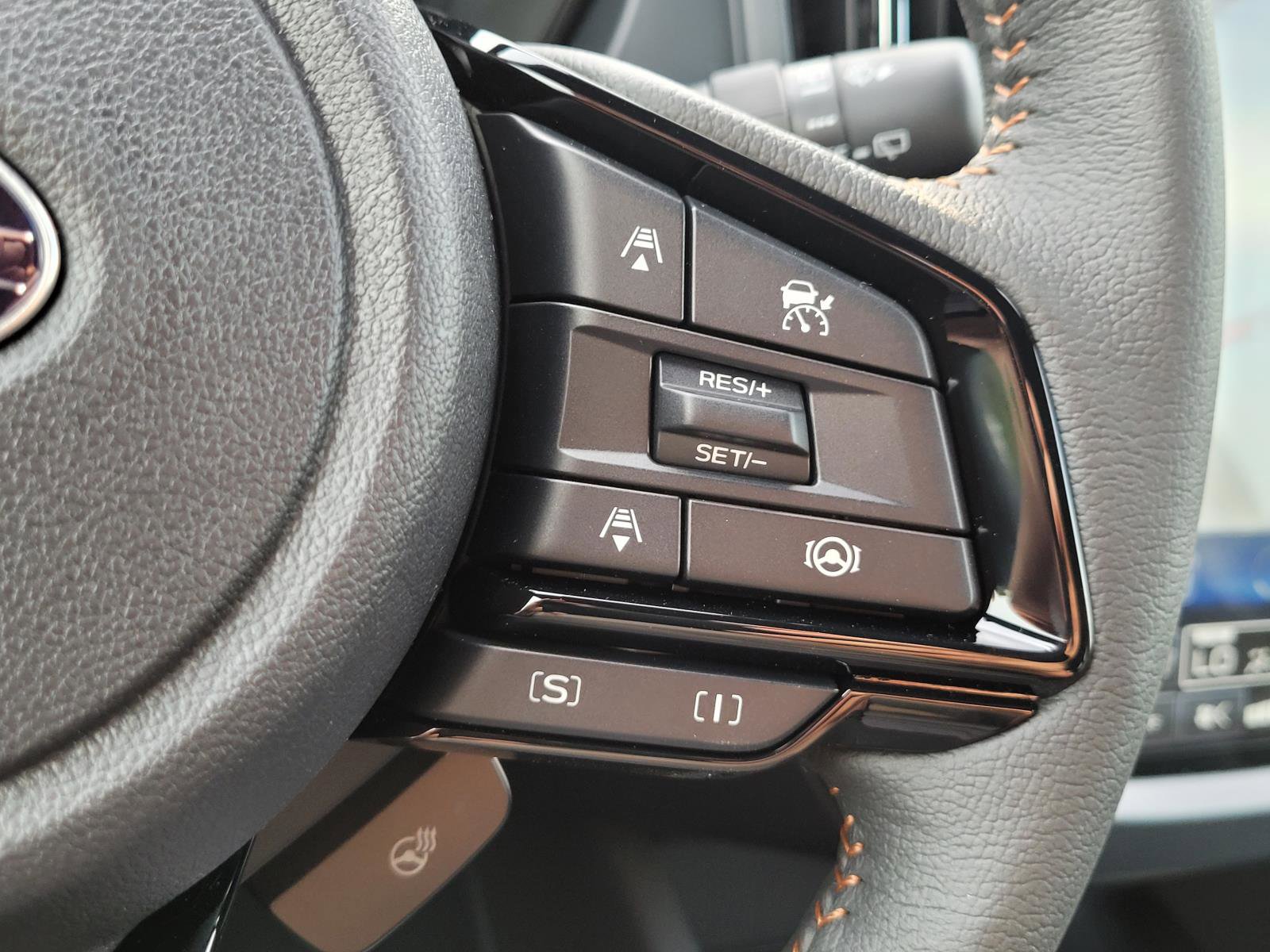 2025 Subaru Forester Touring photo 7