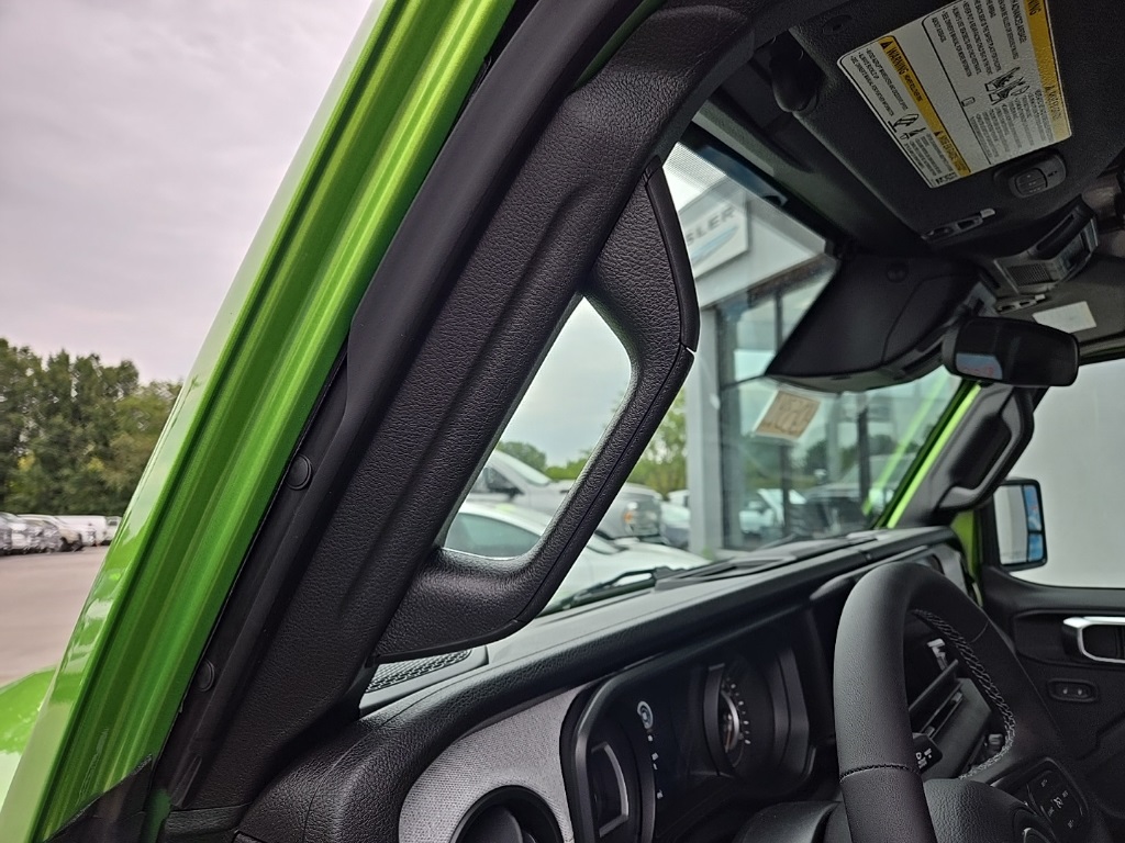 2025 Jeep Wrangler Sport S photo 36