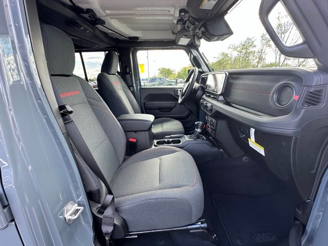 2025 Jeep Wrangler Rubicon photo 25