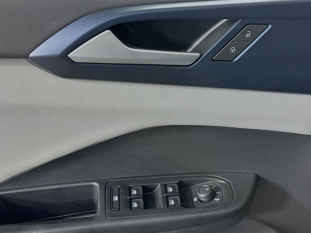 2022 Volkswagen Taos SE photo 18