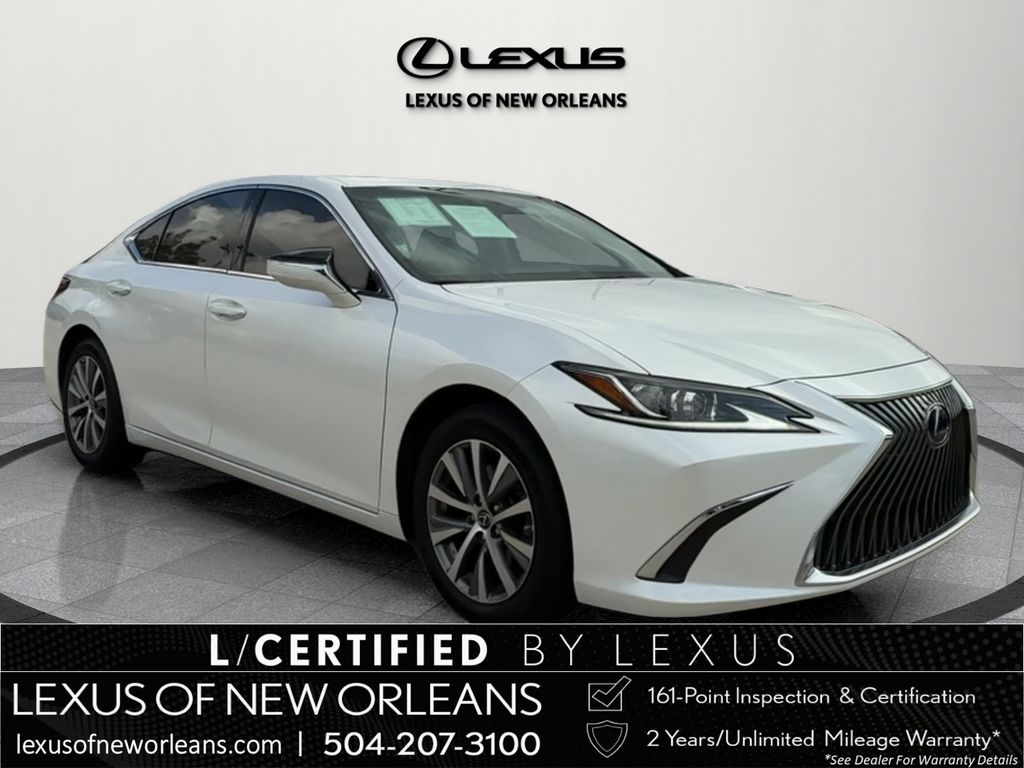 2020 Lexus ES 350's photo