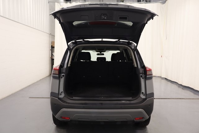 2023 Nissan Rogue SV photo 17