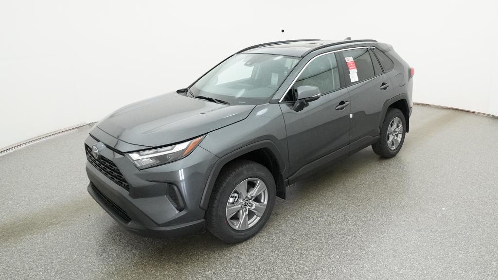 2025 Toyota RAV4 XLE's photo