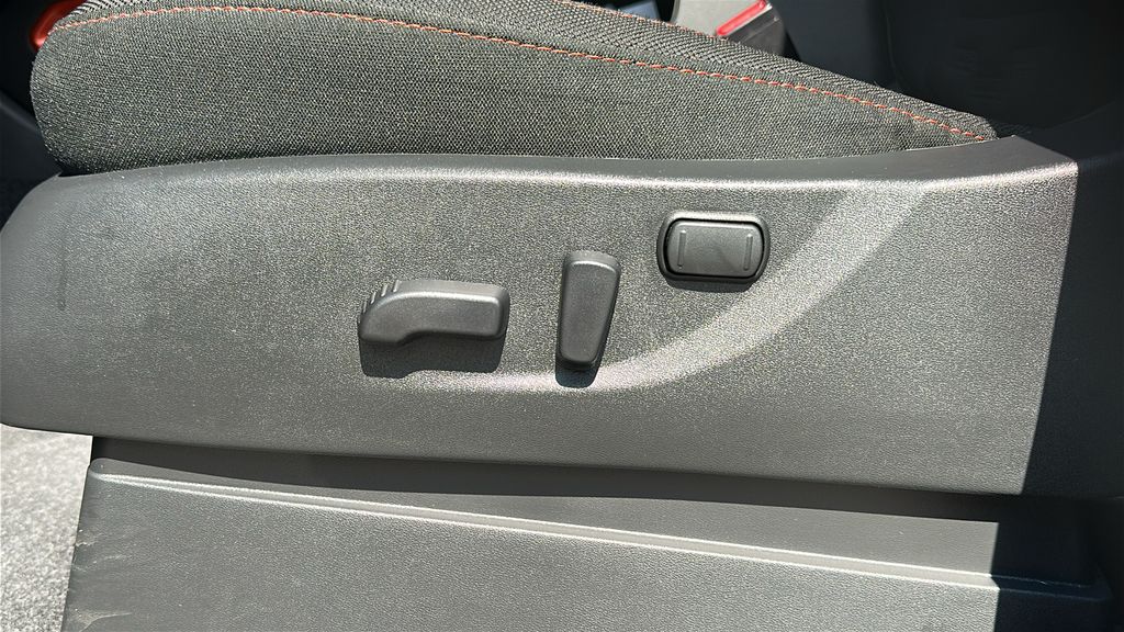 2025 Nissan Frontier PRO-4X photo 12