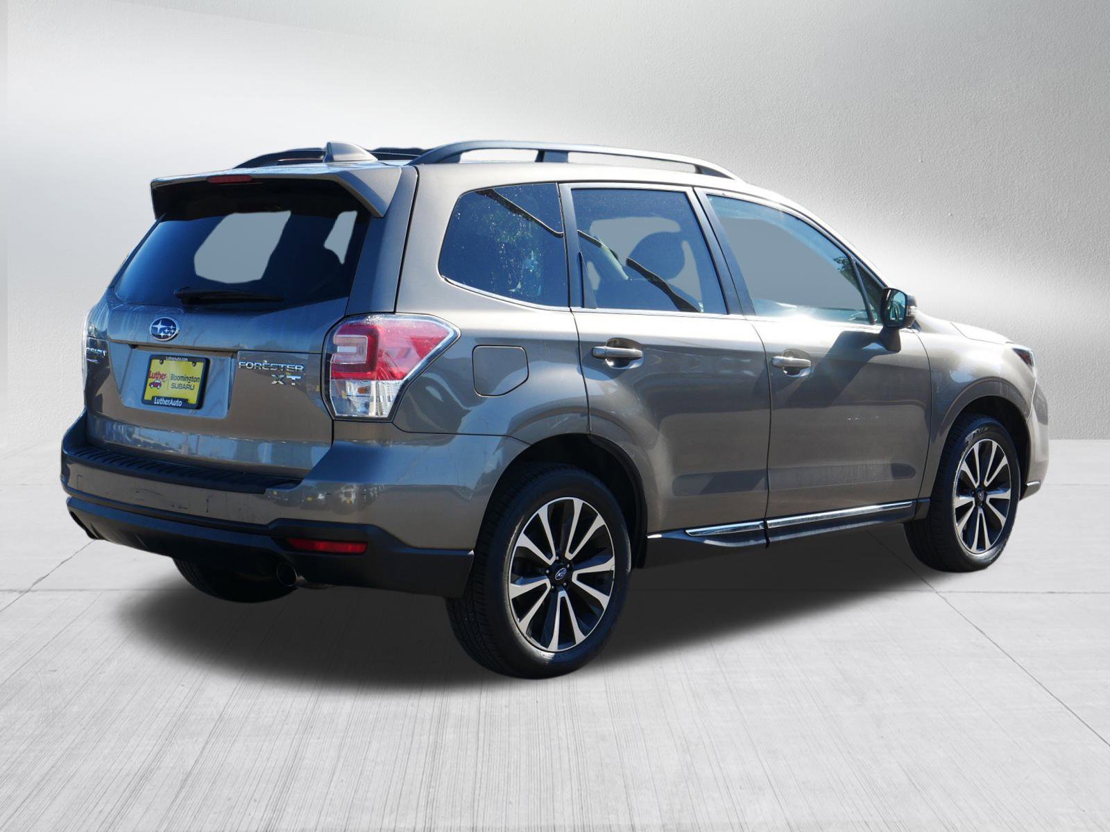 2017 Subaru Forester Touring photo 3