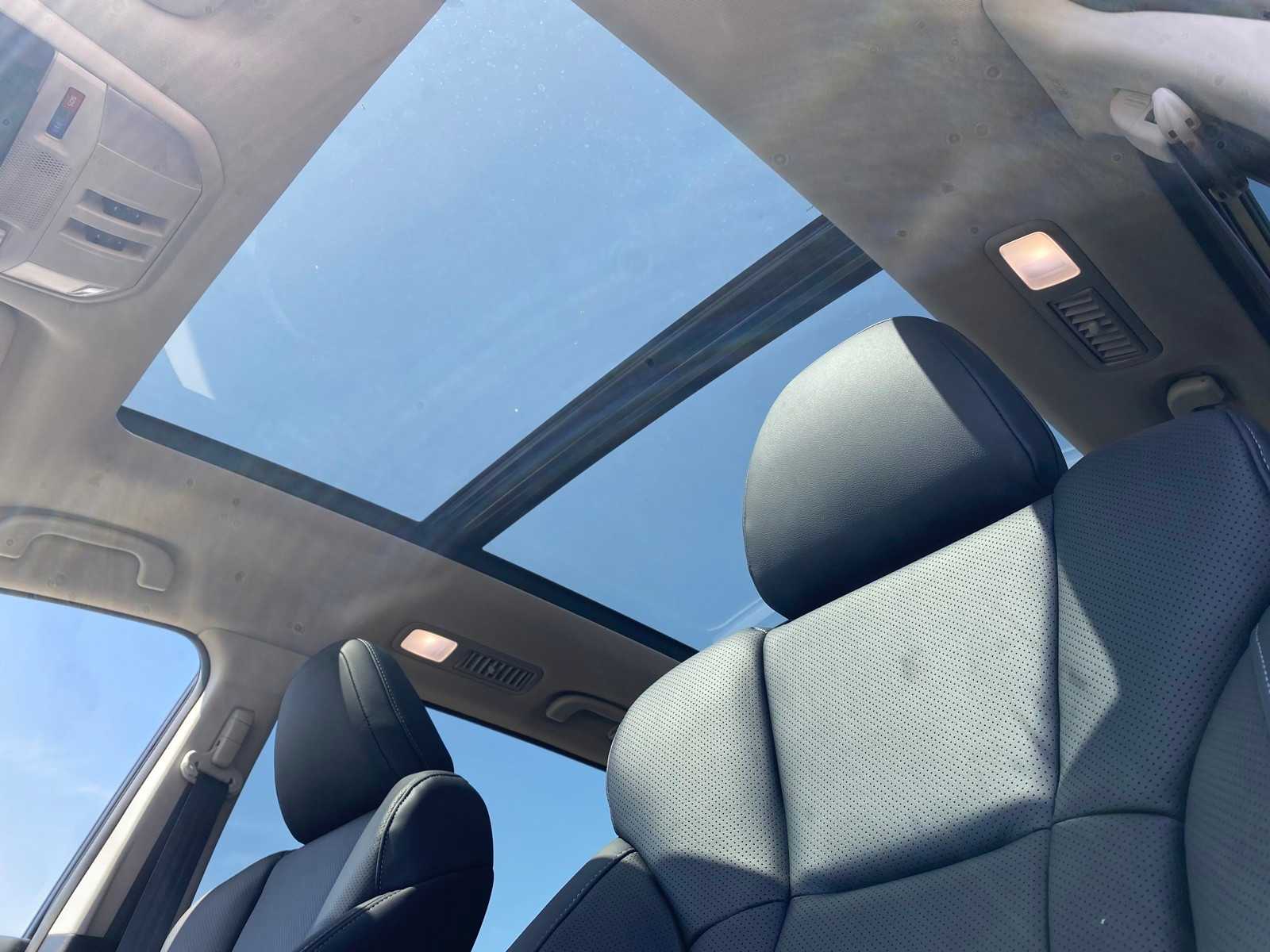 New 2025 CRYSTAL WHITE PEARL Subaru Touring image 28