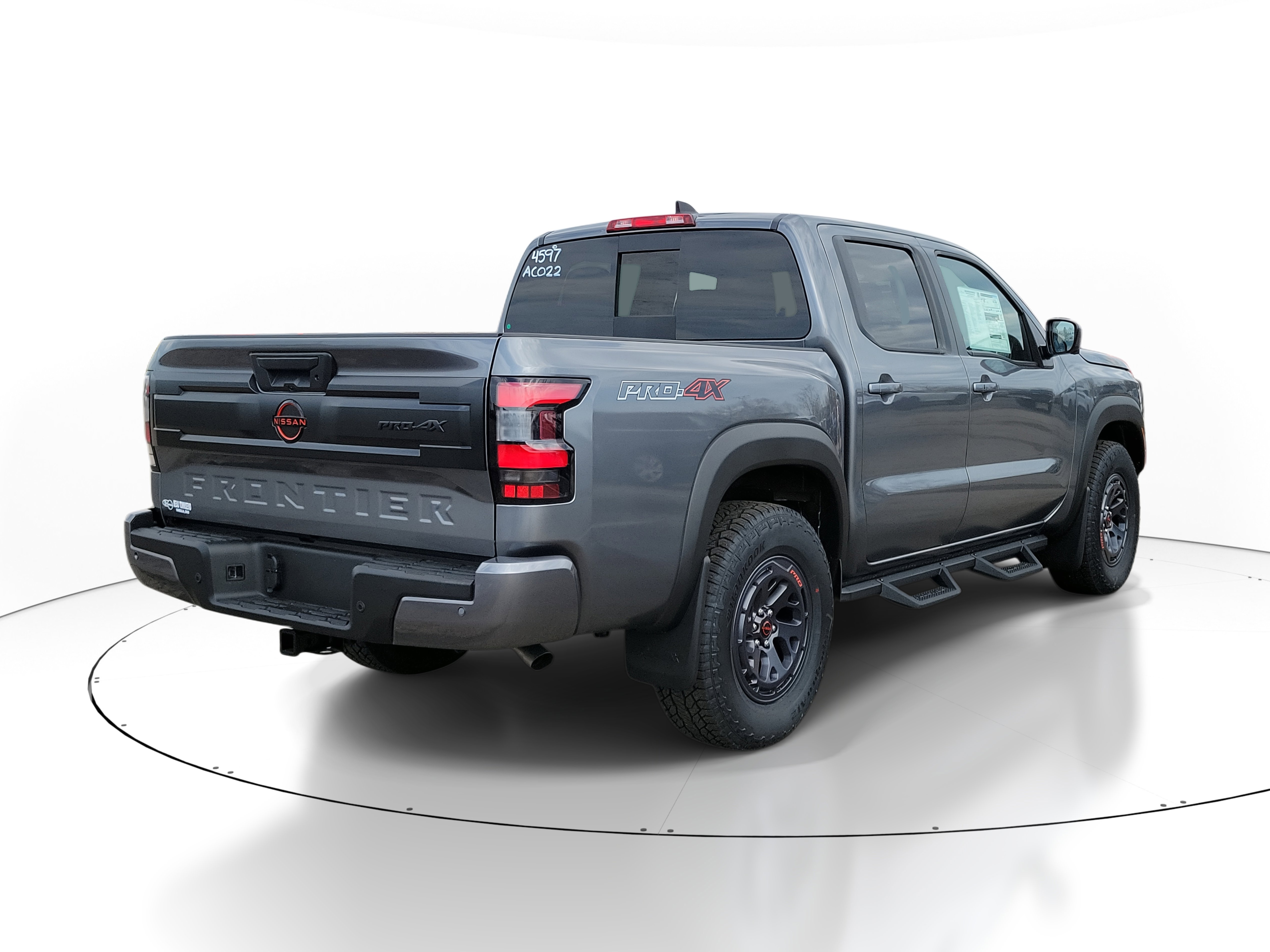 2025 Nissan Frontier PRO-4X photo 4