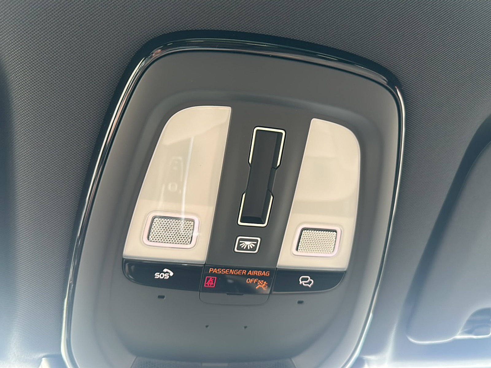 2026 Volvo XC60 T8 Plus photo 16