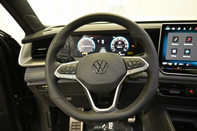 2025 Volkswagen Tiguan SE R-Line Black photo 3