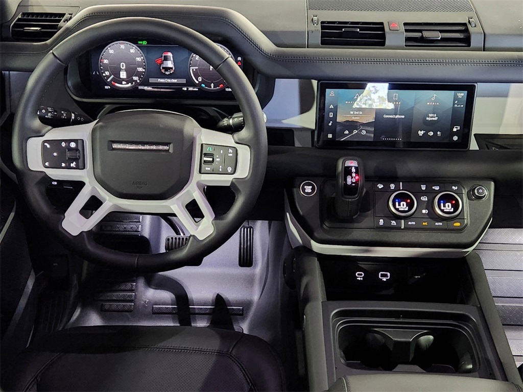 2024 Land Rover Defender 110 S photo 23