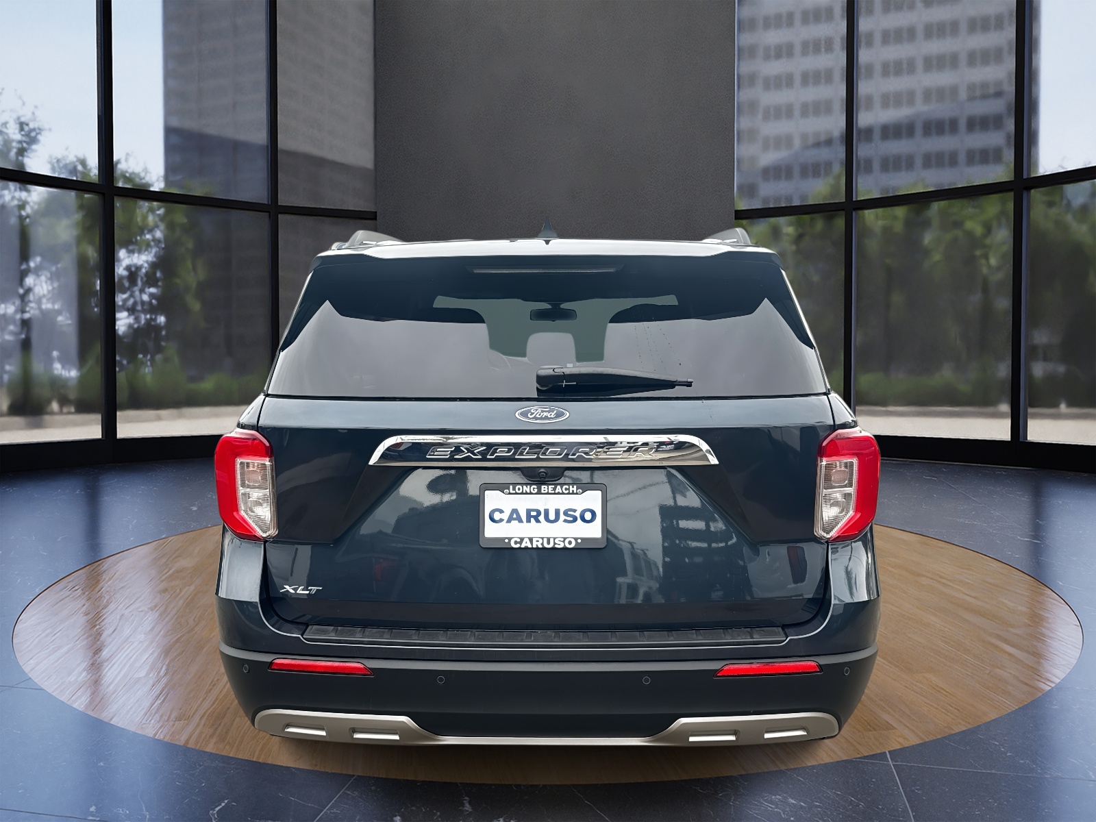 2022 Ford Explorer XLT photo 2