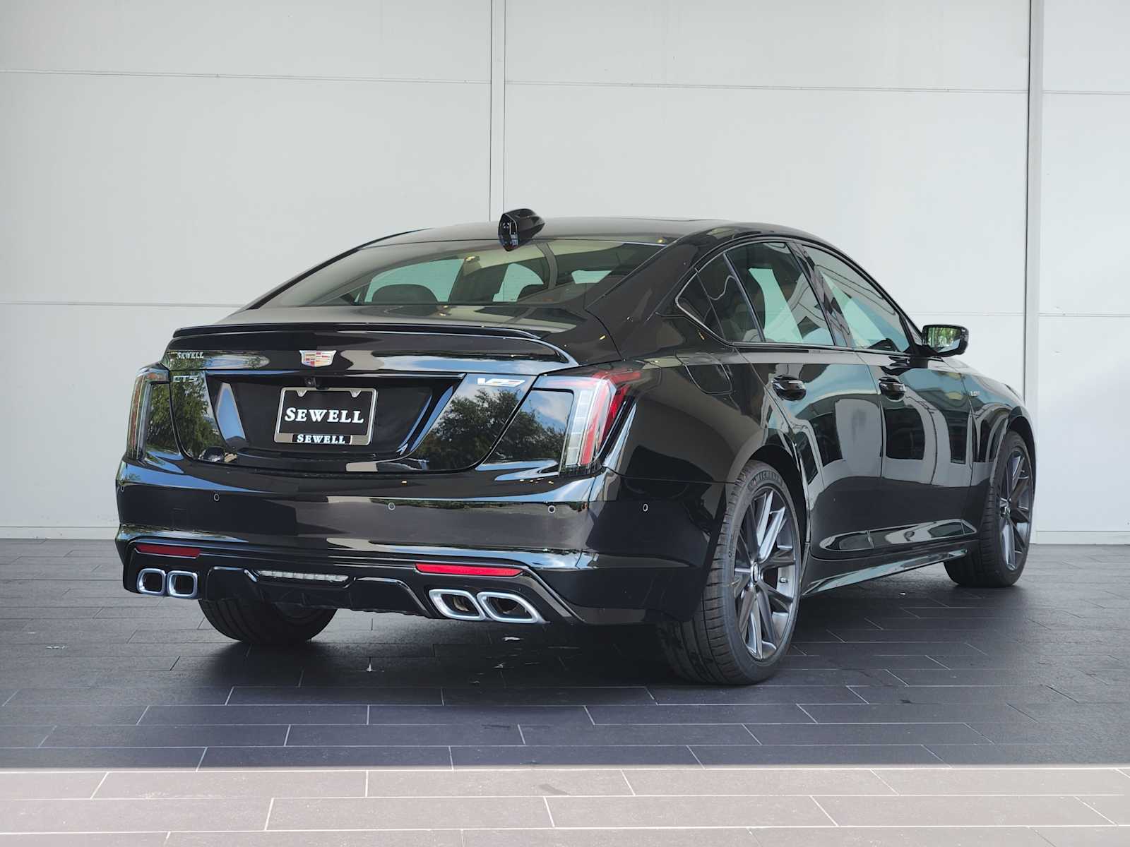 2026 Cadillac CT5 V photo 3