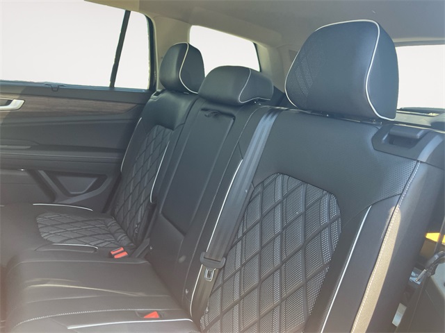 2025 Volkswagen Atlas SEL Premium R-Line photo 9