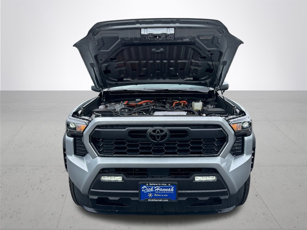 2025 Toyota Tacoma TRD Off-Road photo 4