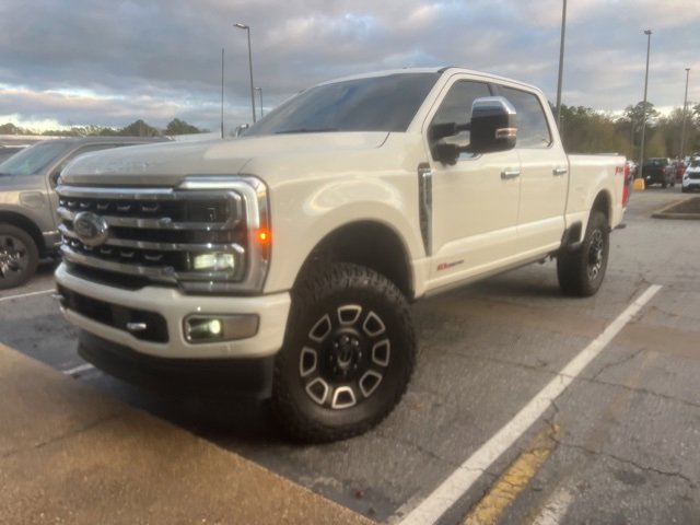 2024 Ford F-250 Super Duty Platinum's photo