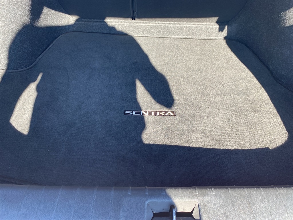 2022 Nissan Sentra SR photo 26