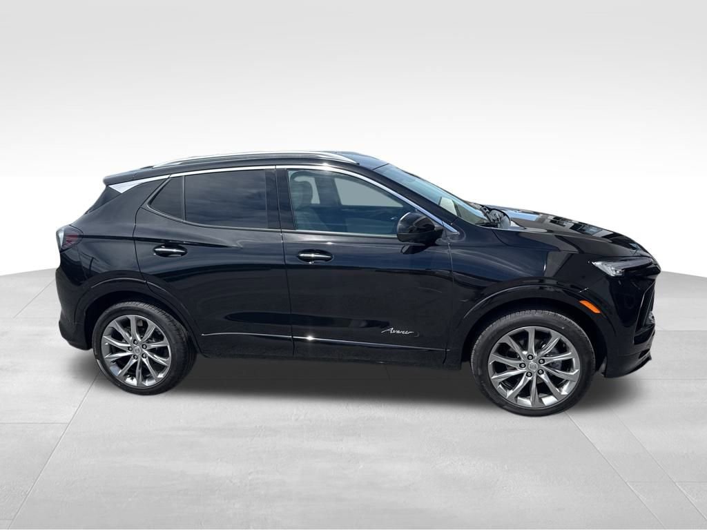 2025 Buick Encore GX Avenir photo 2