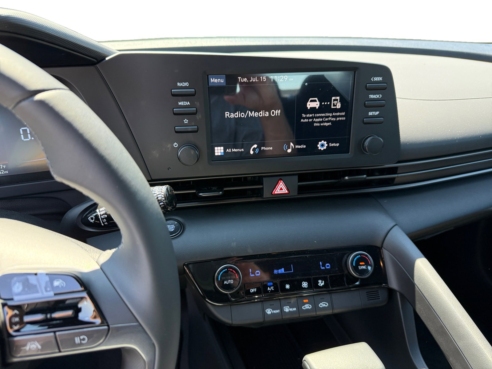 2025 Hyundai Elantra SEL Sport photo 12