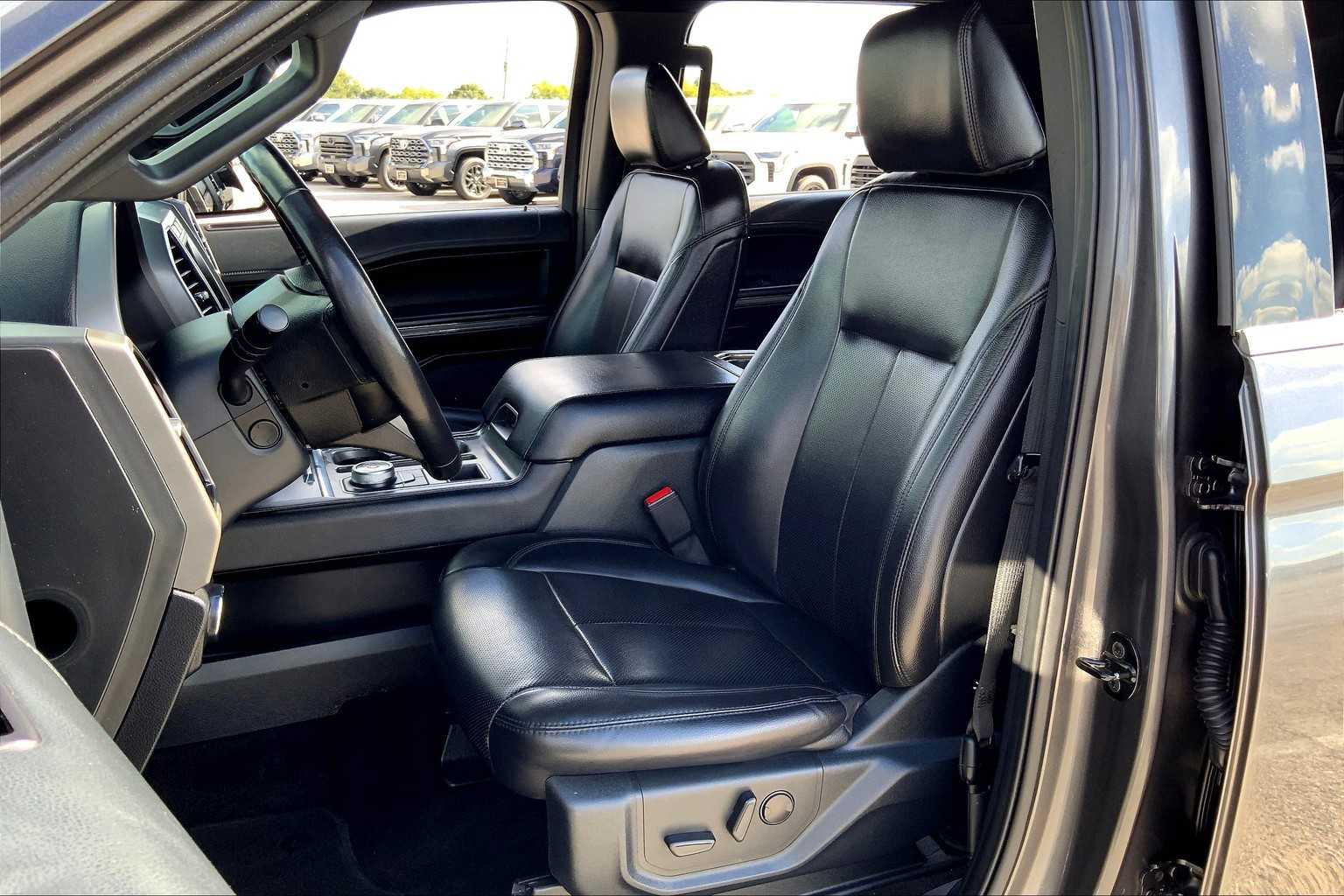 2021 Ford Expedition XLT photo 7