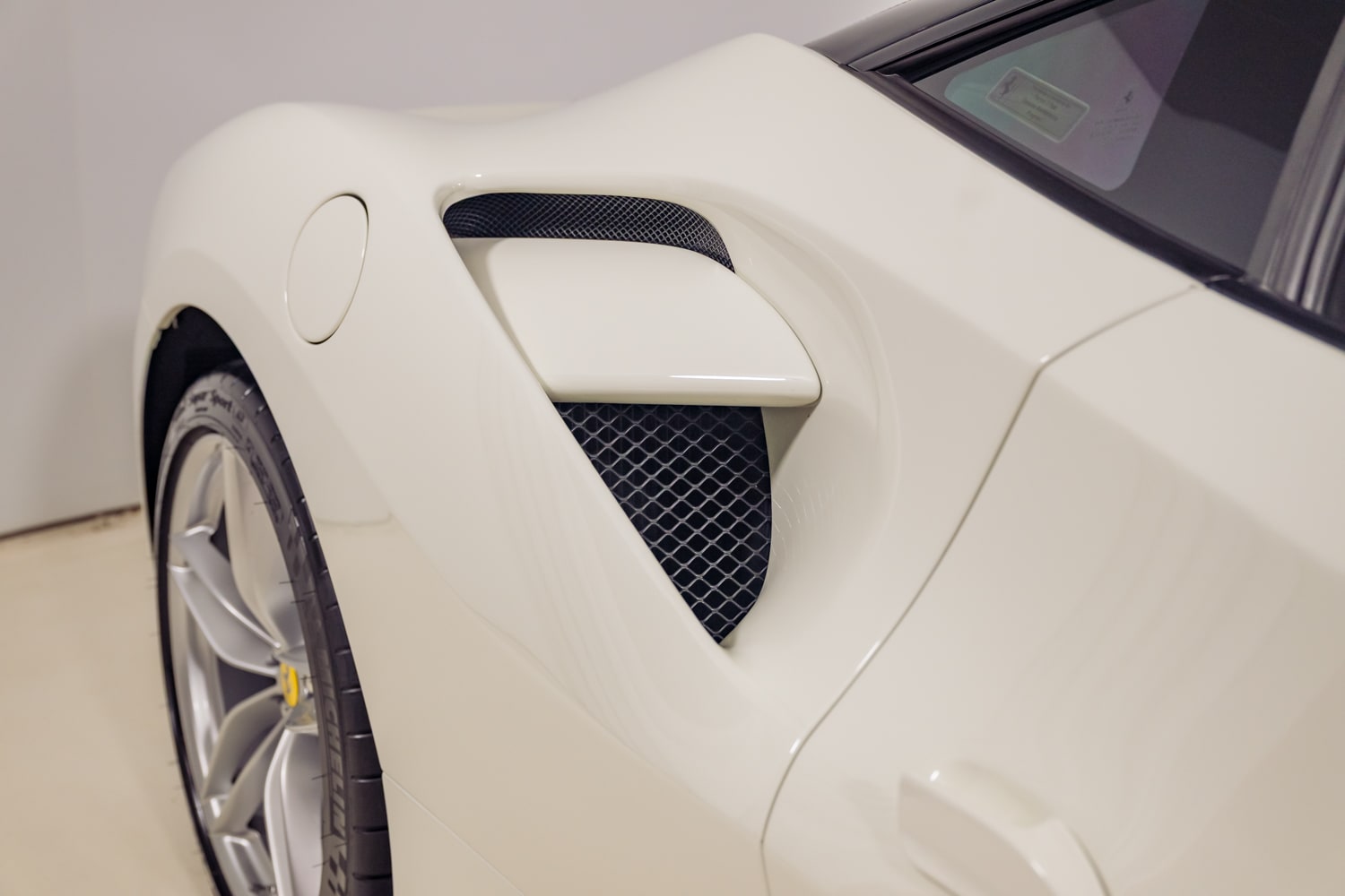 2016 Ferrari 488 GTB photo 35