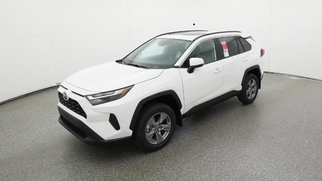 2025 Toyota RAV4 XLE's photo