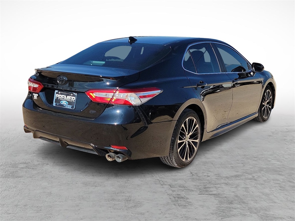 2020 Toyota Camry SE photo 11