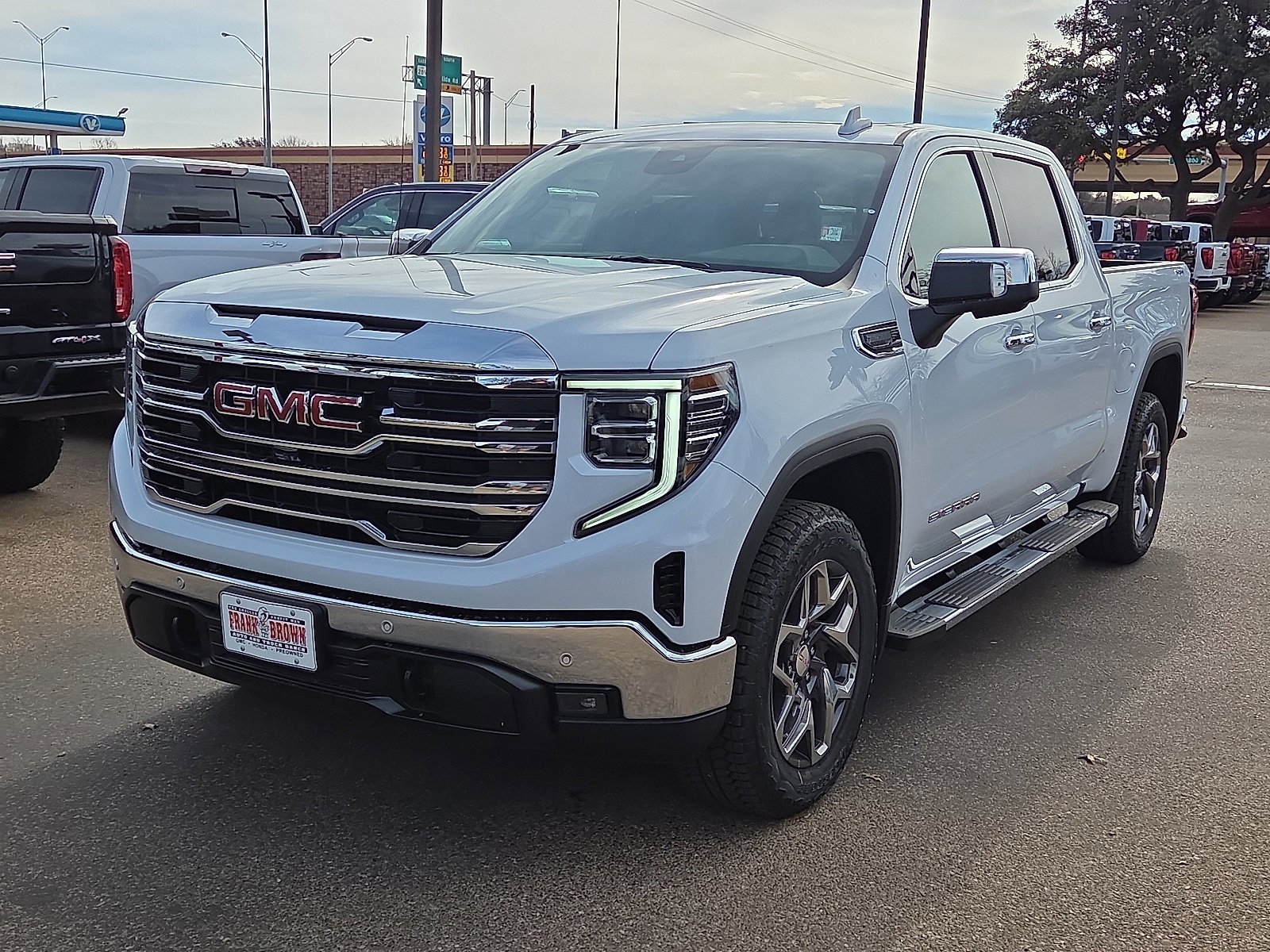 2026 GMC Sierra 1500 SLT's photo