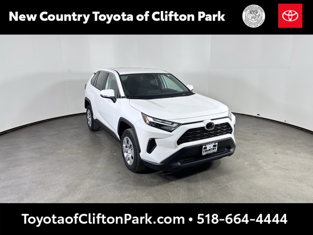 2023 Toyota RAV4 LE's photo
