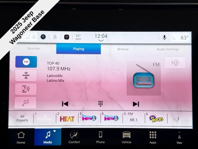 2025 Toyota RAV4 LE photo 25