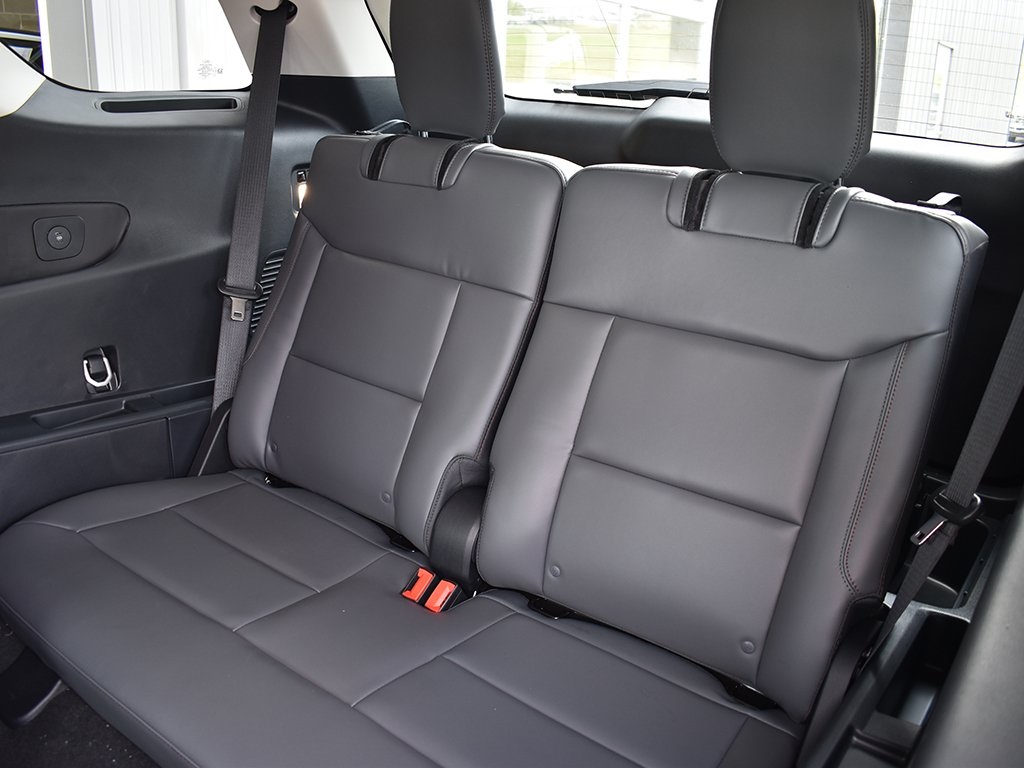 2025 Ford Explorer photo 7