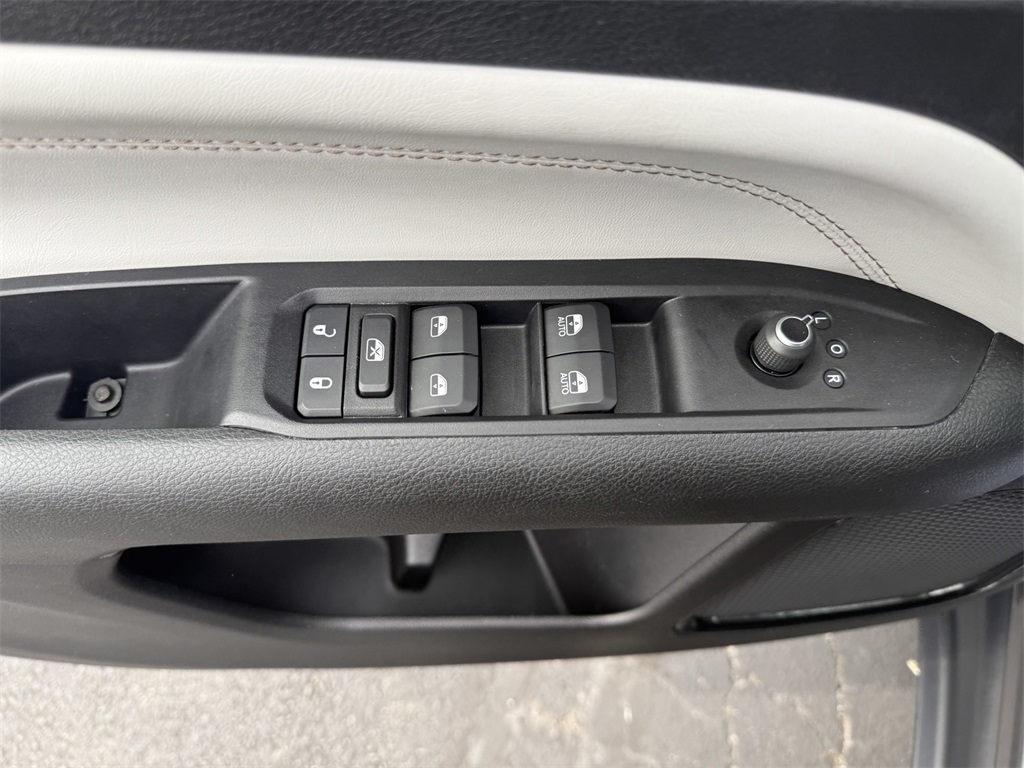 2022 Jeep Compass Limited photo 11
