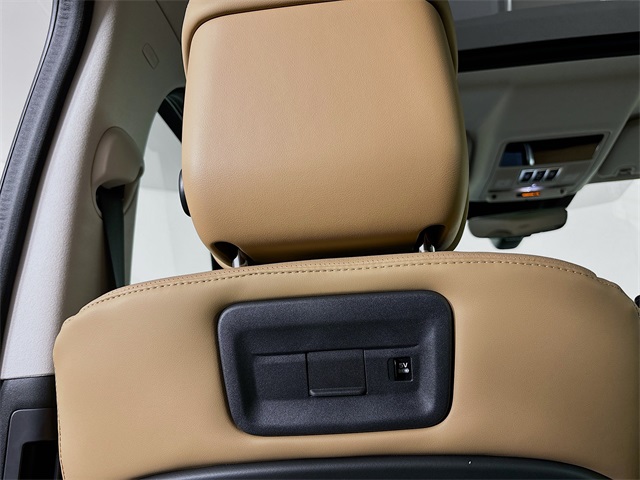 2025 Land Rover Discovery Metropolitan Edition photo 22