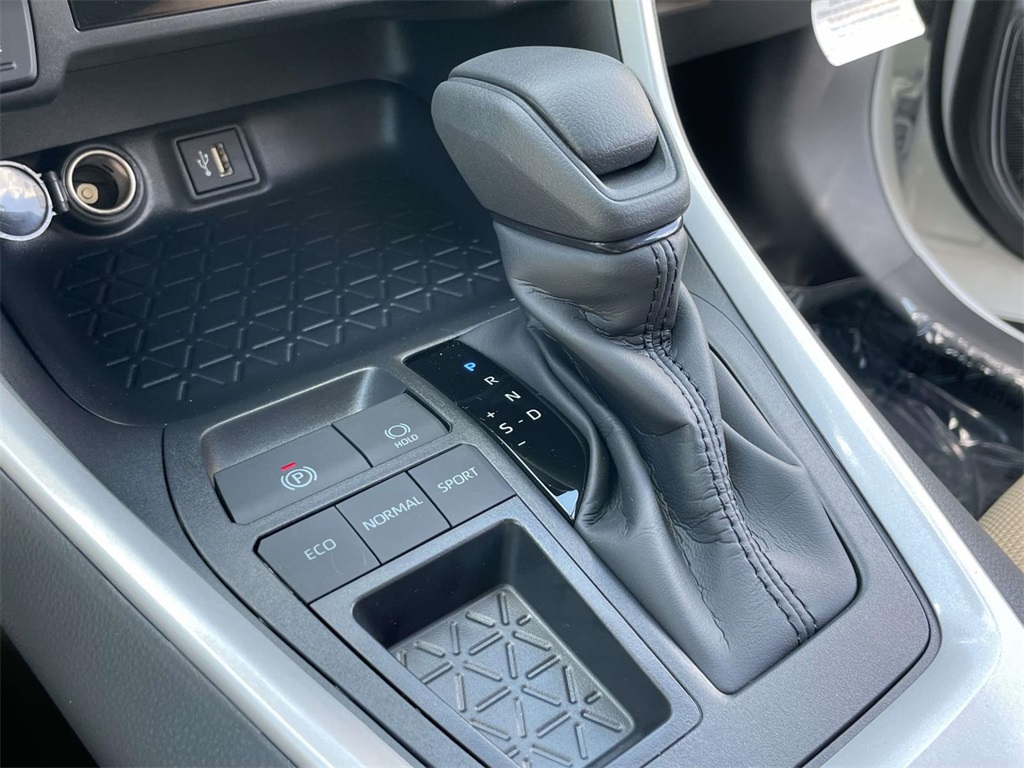 2025 Toyota RAV4 LE photo 25