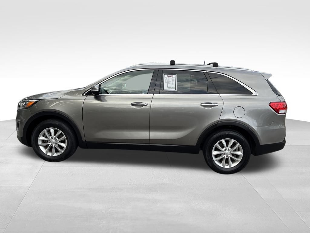 2018 Kia Sorento LX photo 2