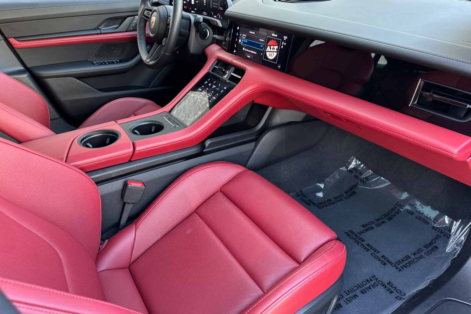2023 Porsche Taycan photo 19