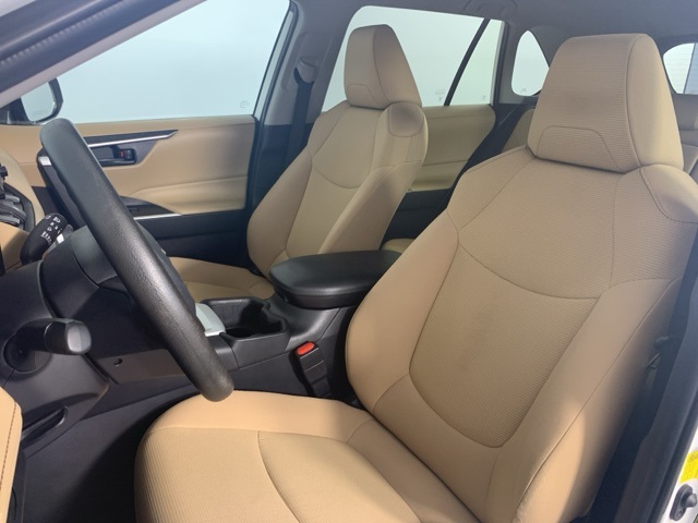 2022 Toyota RAV4 LE photo 13