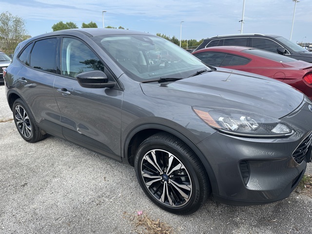 2021 Ford Escape SE photo 2