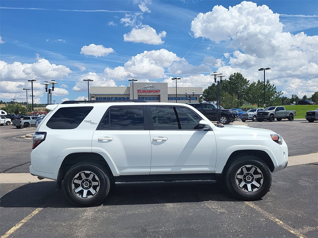2024 Toyota 4Runner TRD Off-Road photo 2