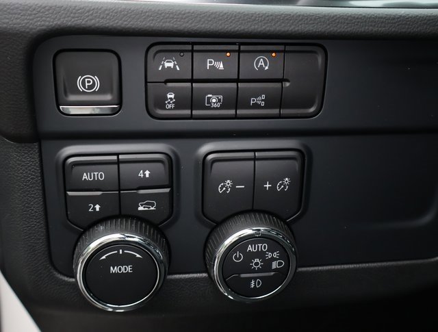 2025 Chevrolet Suburban RST photo 11