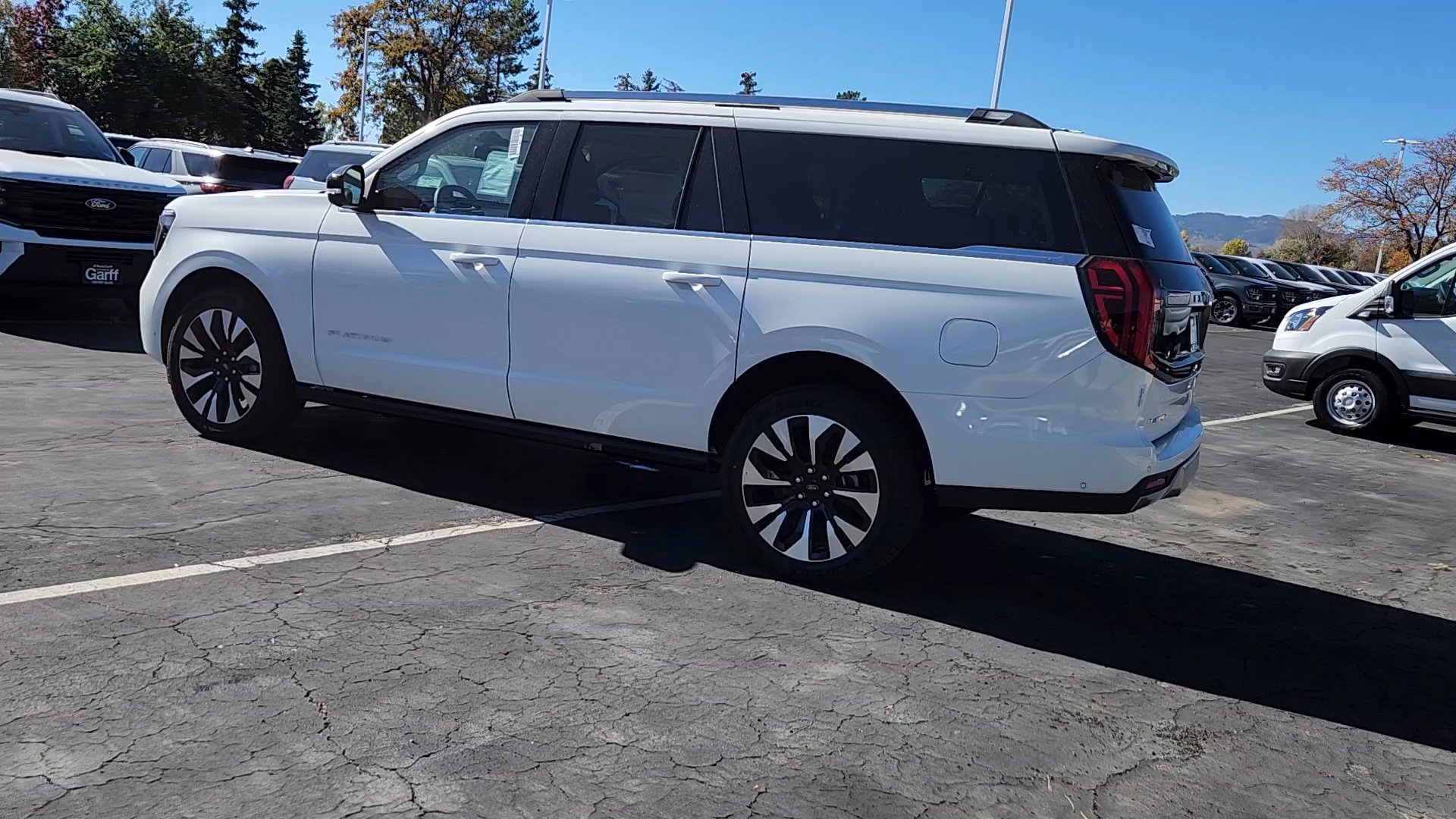 2025 Ford Expedition Platinum MAX photo 4