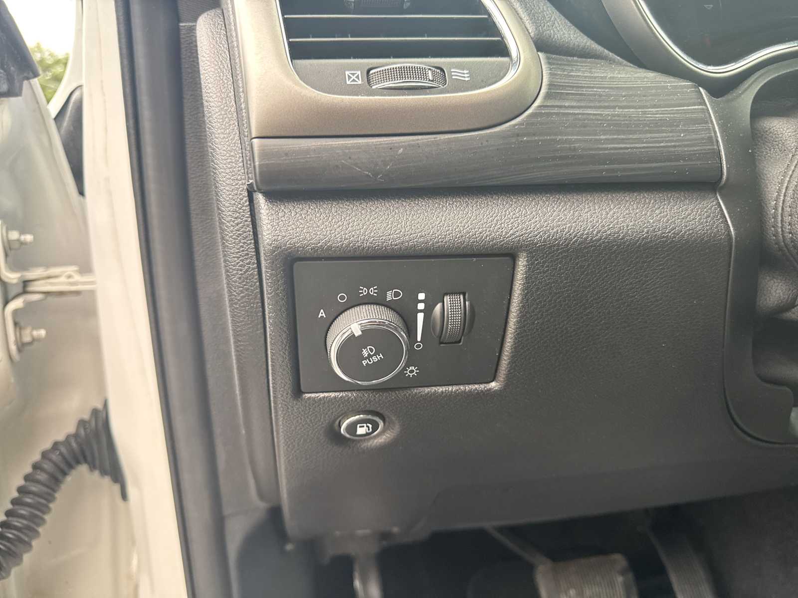 2021 Jeep Grand Cherokee Laredo X photo 16