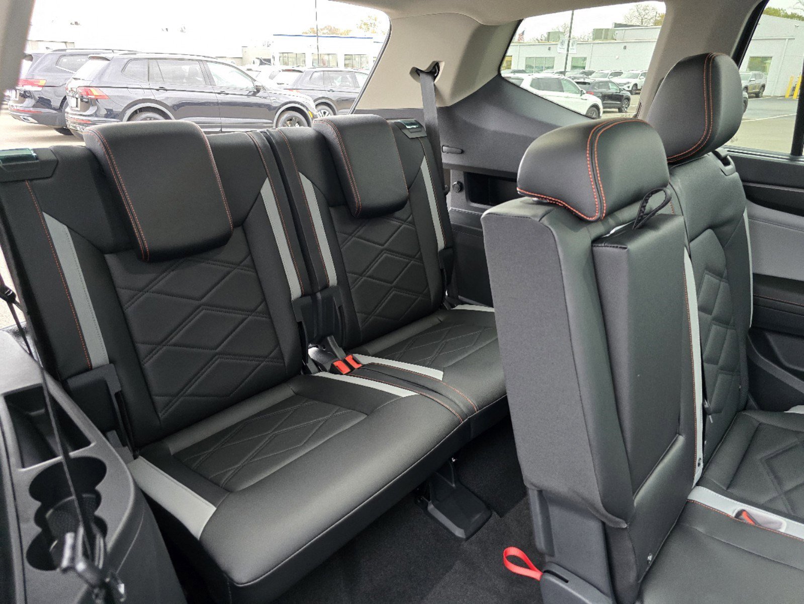 2025 Volkswagen Atlas Peak Edition photo 10