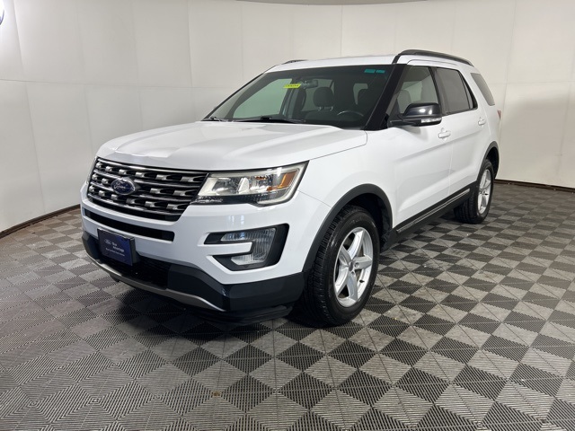 2017 Ford Explorer XLT photo 3
